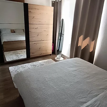 Mia Kupres (Canton 10)